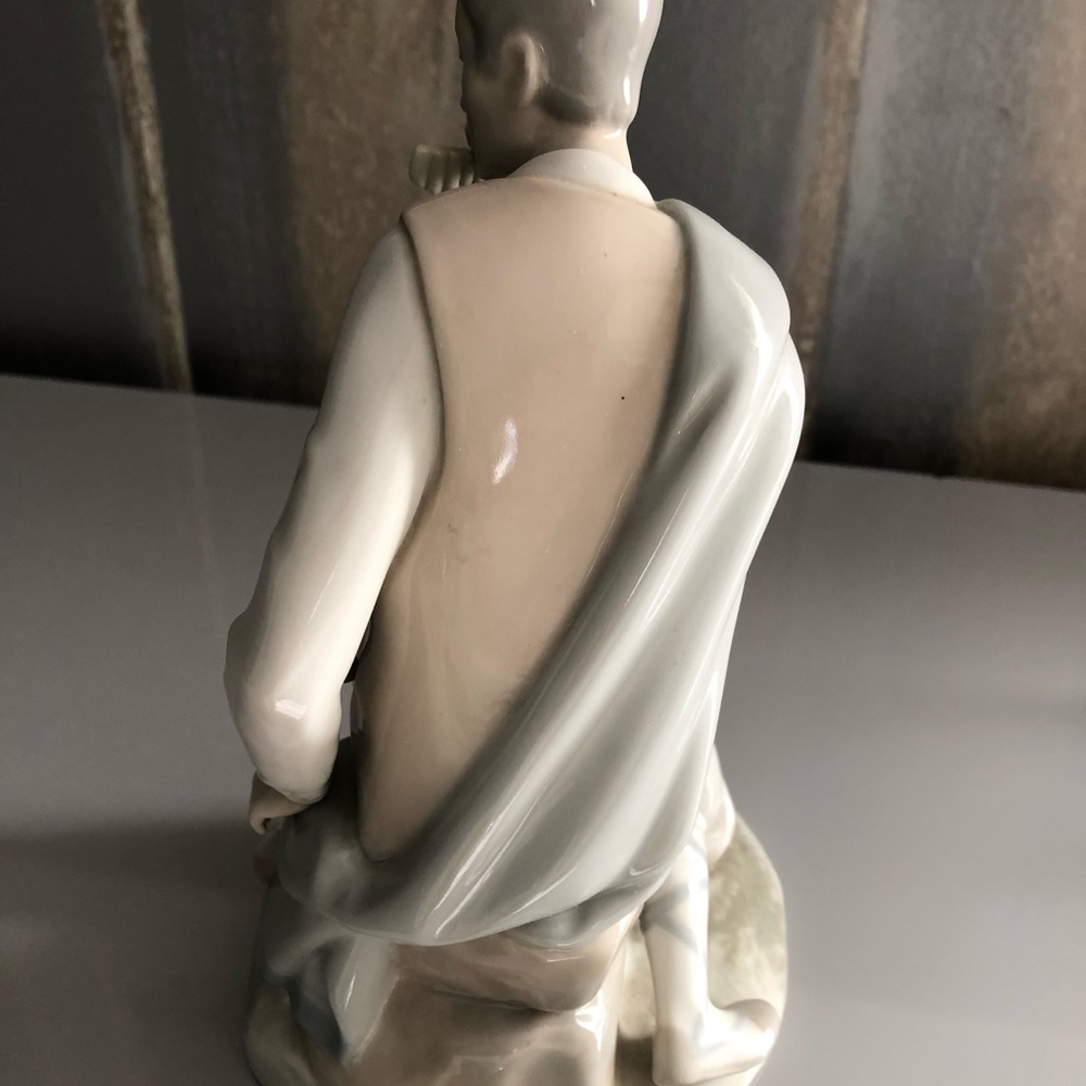 Lladro Figurine - Picture 2 of 8